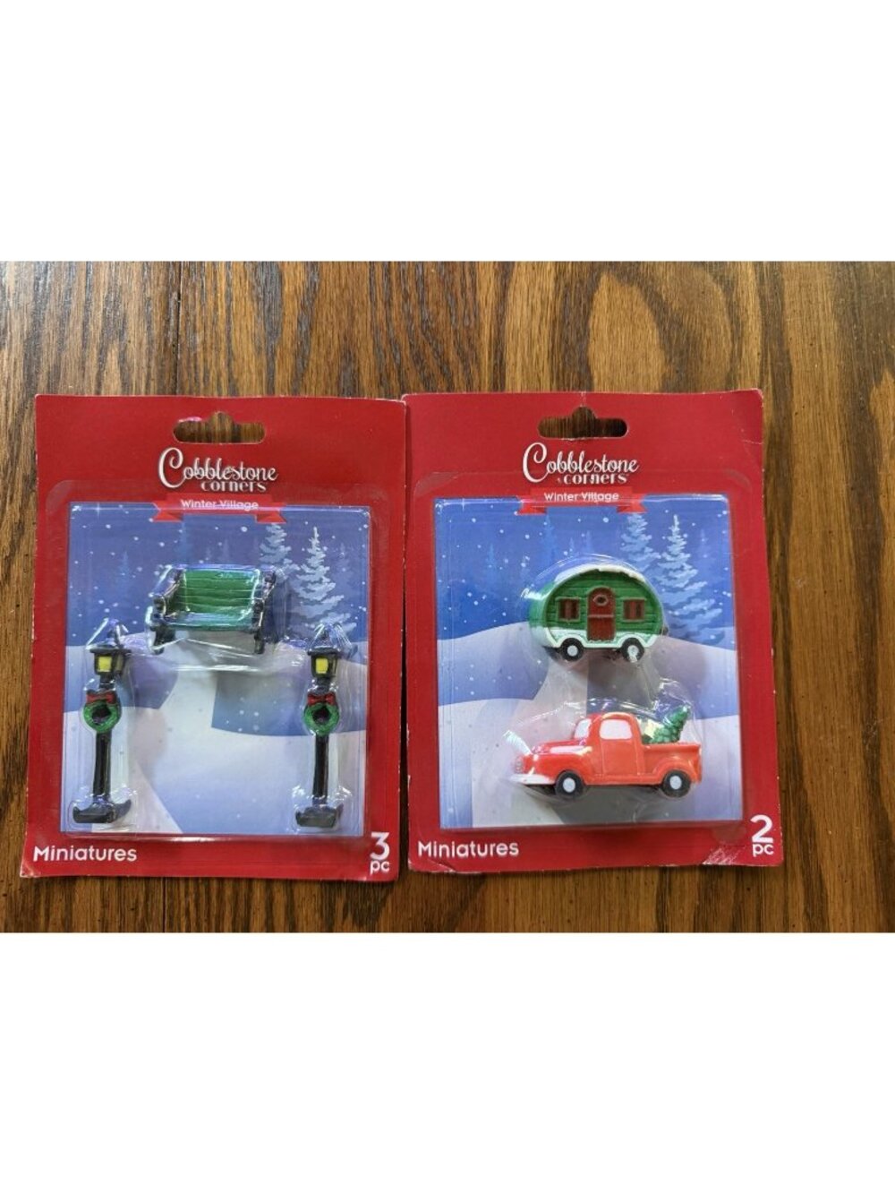 NEW Set of 5 (2 packs) Cobblestone Winter Village Christmas Miniatures